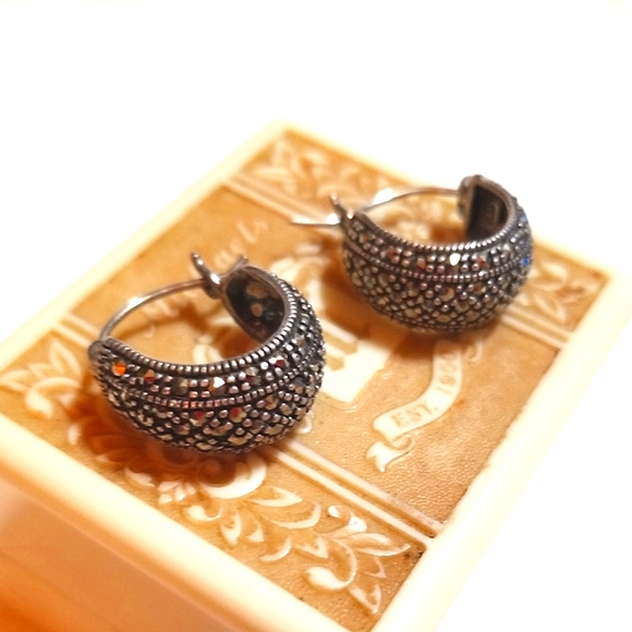 Vintage Sterling Marcasite Small Hoop Earrings - Picture 4 of 8